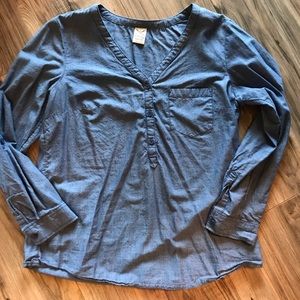 Ladies’ chambray top